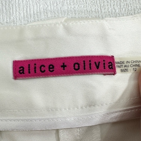 Alice+Olivia white 3” high rise shorts size 12 - Picture 7 of 9